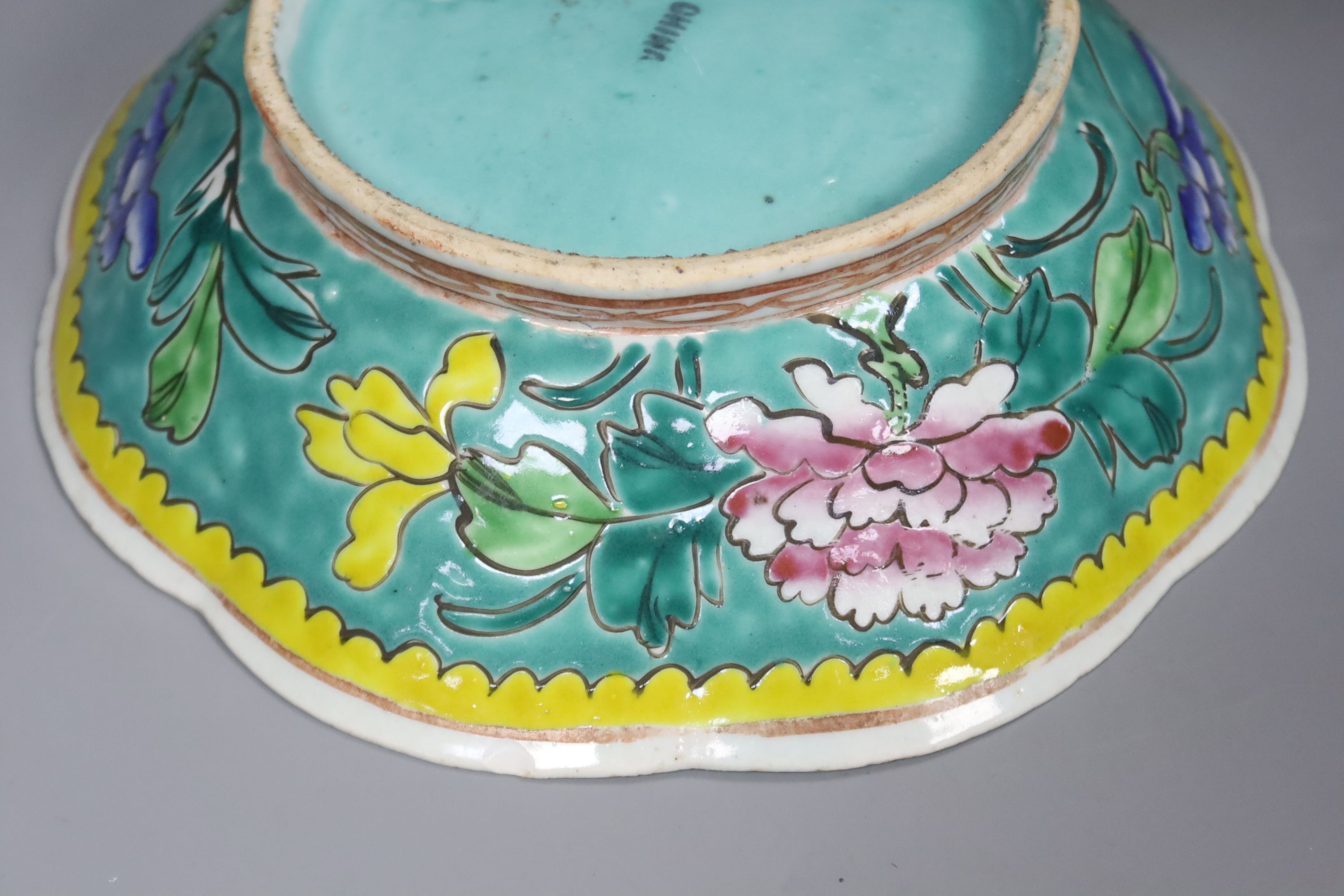 Two Chinese famille rose dishes, early 20th century, diameter 24cm